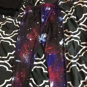 Galaxy print leggings